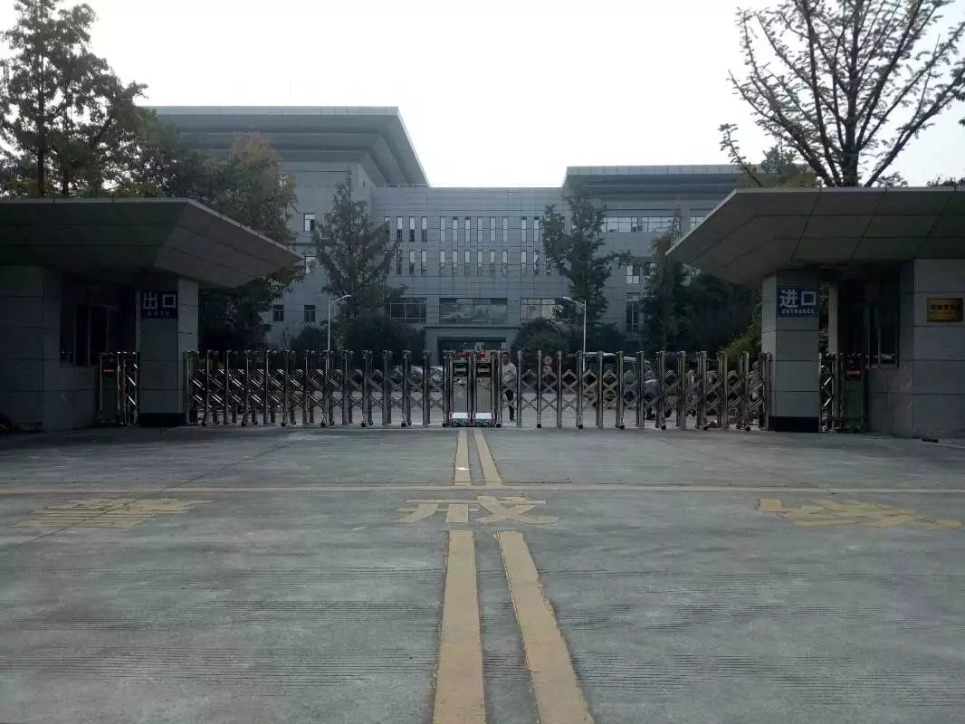 防城港防城港四川消防总队伸缩门